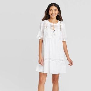Knox Rose Short Sleeve w/ Lace Details Shift Dress